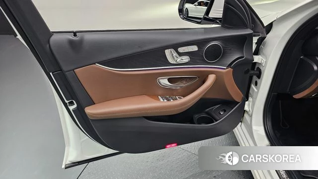 Mercedes-Benz E-Class W213 id 4593268 из Кореи 16