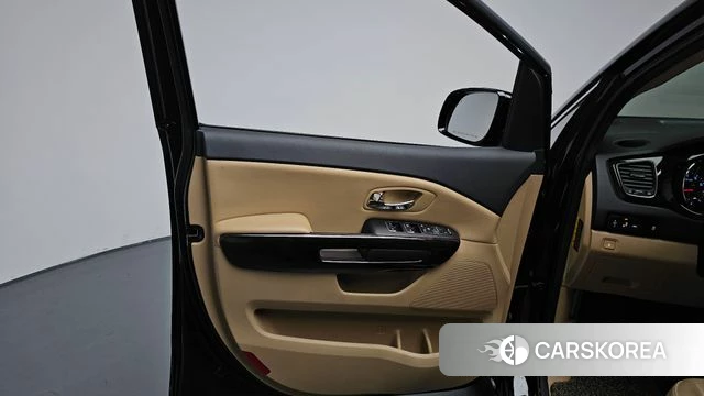 Kia The New Carnival id 4568214 из Кореи 16