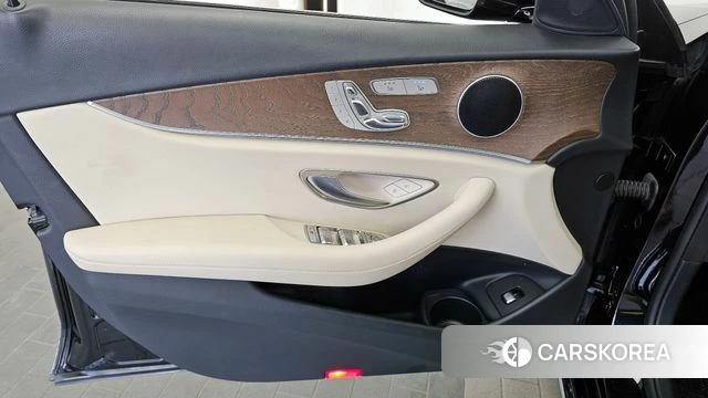 Mercedes-Benz E-Class W213 id 4401814 из Кореи 16