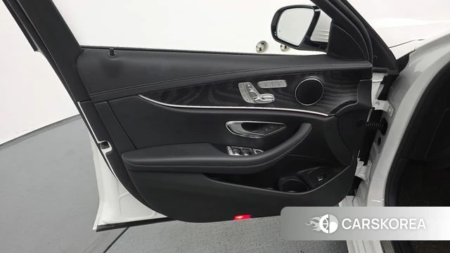 Mercedes-Benz E-Class W213 id 4540887 из Кореи 16