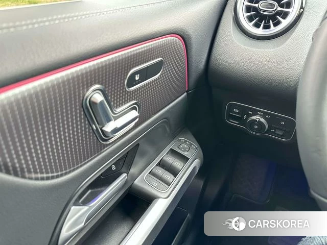 Mercedes-Benz GLB id 4258839 из Китая 16