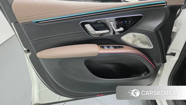 Mercedes-Benz EQS SUV X296 id 4711152 из Кореи 16