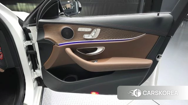 Mercedes-Benz E-Class W213 id 4793802 из Кореи 16