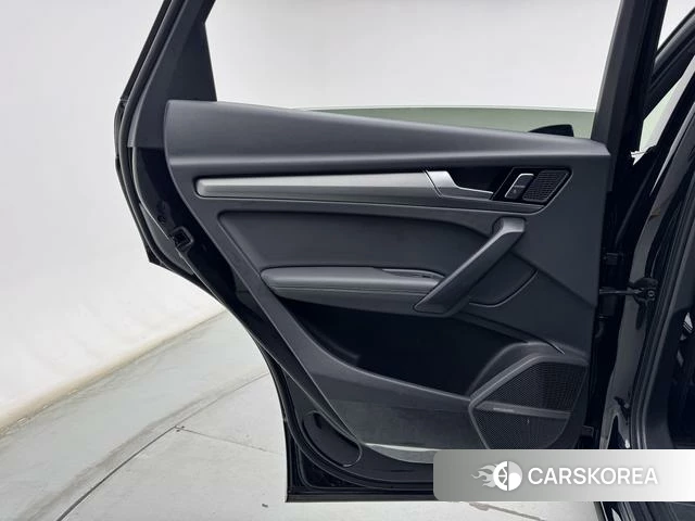 Audi Q5L id 4256993 из Китая 16