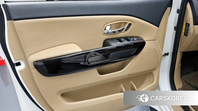 Kia The New Carnival id 4245975 из Кореи 16