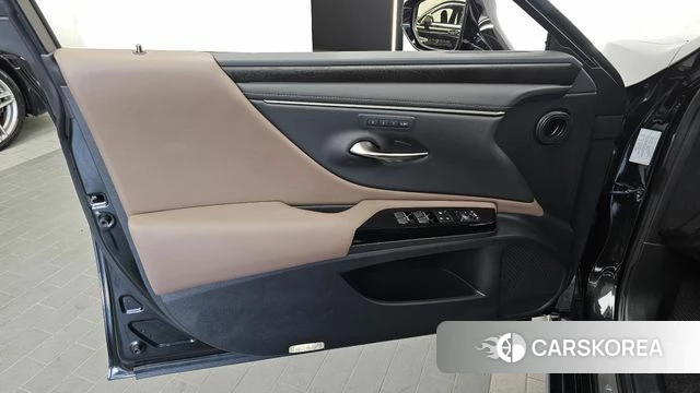 Lexus ES300h 7th generation id 4847383 из Кореи 16