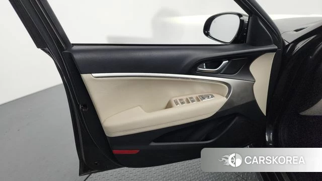 Genesis The New G70 id 4381822 из Кореи 16