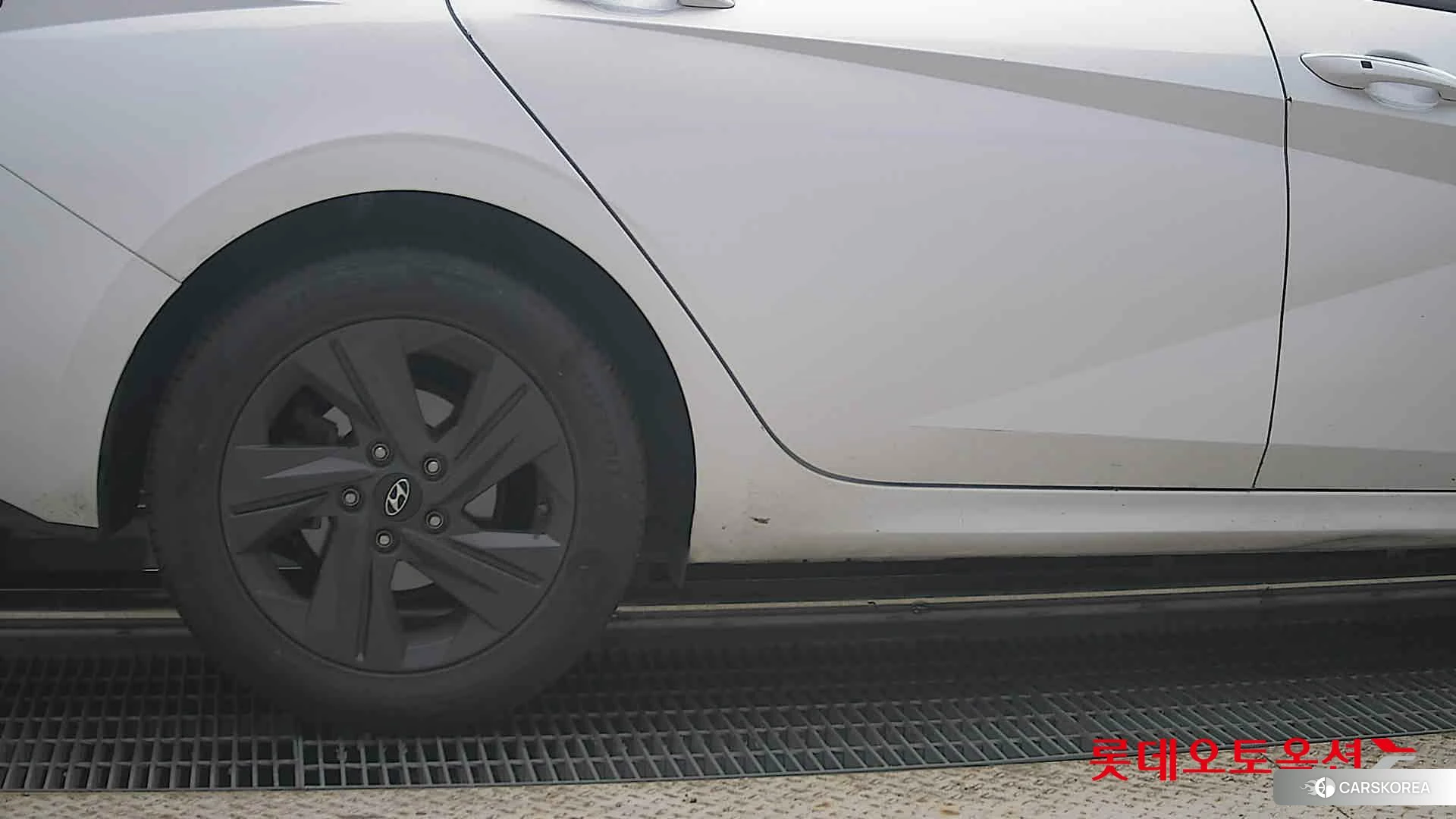 Hyundai Avante Hybrid id 4902379 из Кореи 16