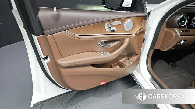 Mercedes-Benz E-Class W213 id 4689011 из Кореи 16