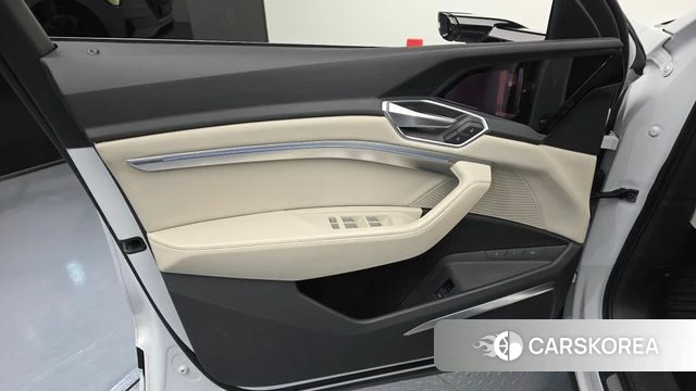 Audi e-Tron id 4854346 из Кореи 16