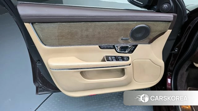 Jaguar All New XJ id 4390342 из Кореи 16