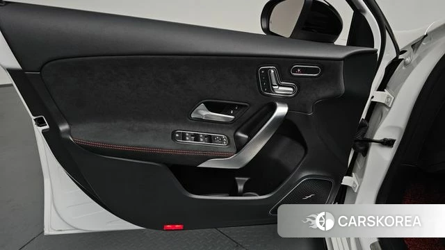 Mercedes-Benz A-Class W177 id 4279921 из Кореи 16