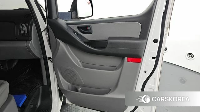 Hyundai The New Grand Starex id 4562244 из Кореи 16