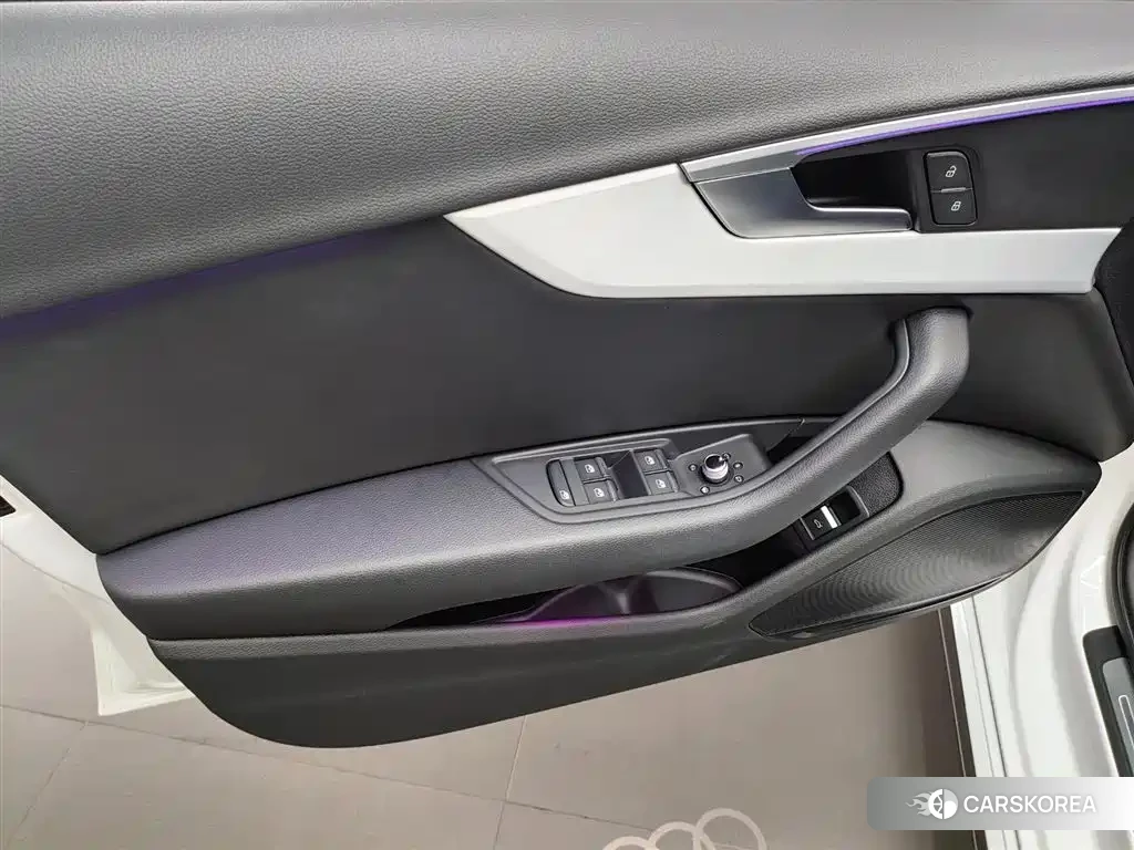 Audi A4L id 4539184 из Китая 16