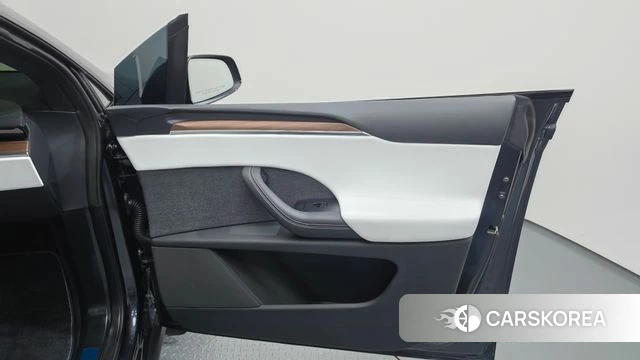 Tesla Model X id 4879685 из Кореи 16