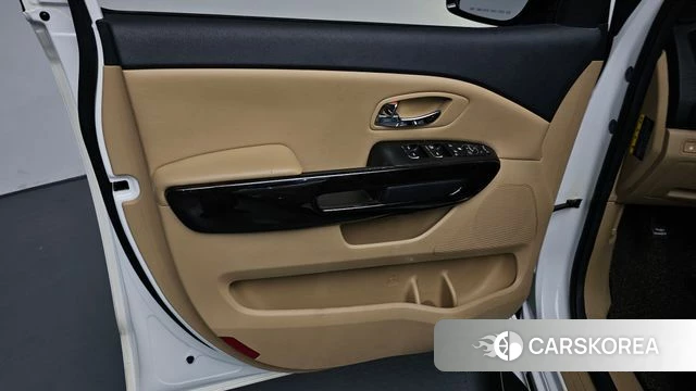 Kia The New Carnival id 4658346 из Кореи 16