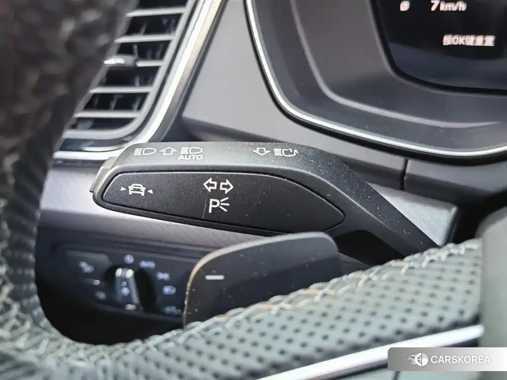 Audi Q5L id 4539080 из Китая 16