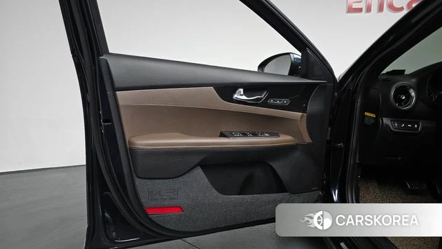 Kia Come New K3 id 4188508 из Кореи 16