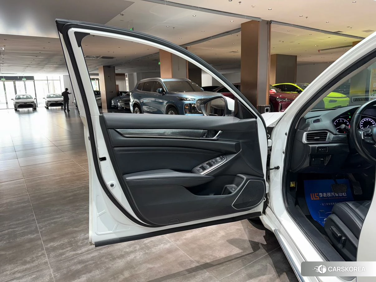 Honda Accord id 4455390 из Китая 16