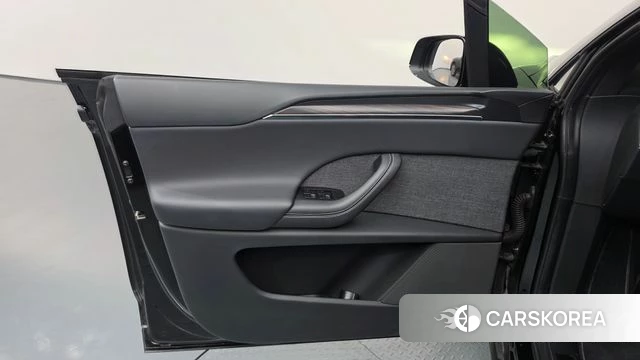 Tesla Model X id 4783717 из Кореи 16