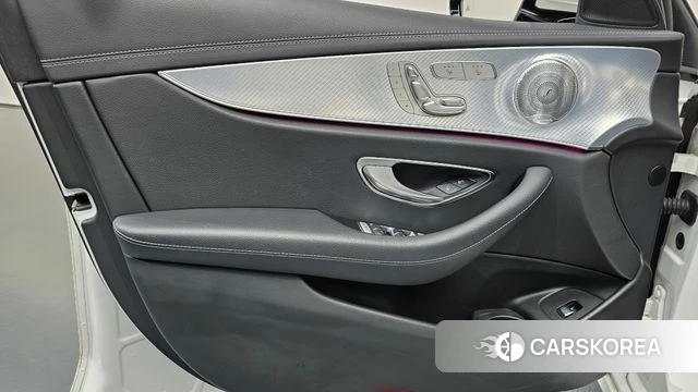 Mercedes-Benz E-Class W213 id 4741361 из Кореи 16