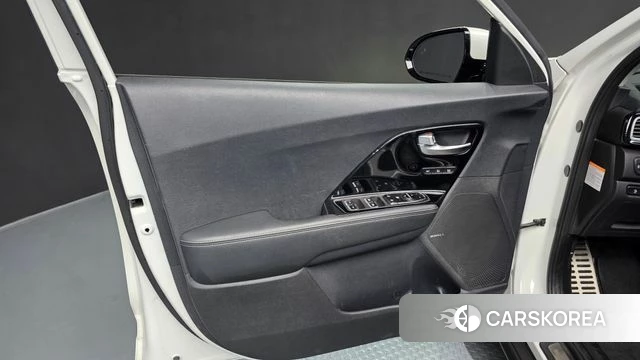 Kia Niro EV id 4202901 из Кореи 16