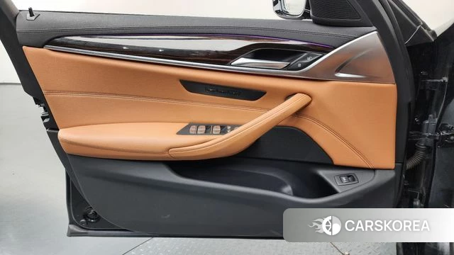 BMW 5 Series (G30) id 4917437 из Кореи 16