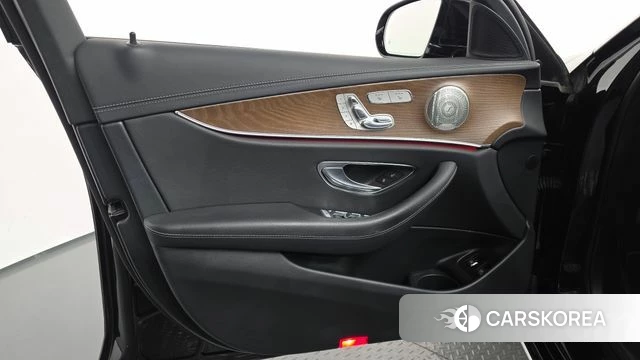 Mercedes-Benz E-Class W213 id 4283824 из Кореи 16