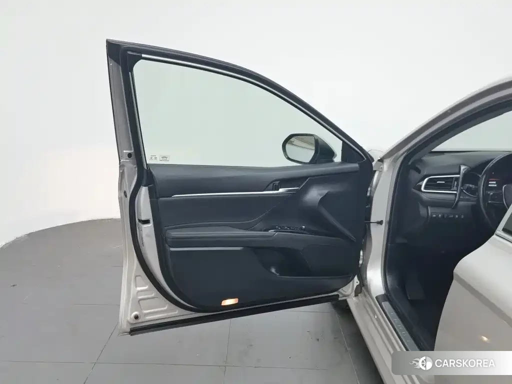 Toyota Camry id 4679955 из Китая 16