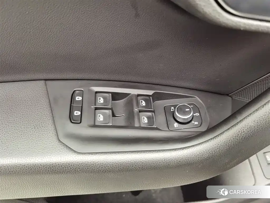 Volkswagen Touareg id 4607106 из Китая 16