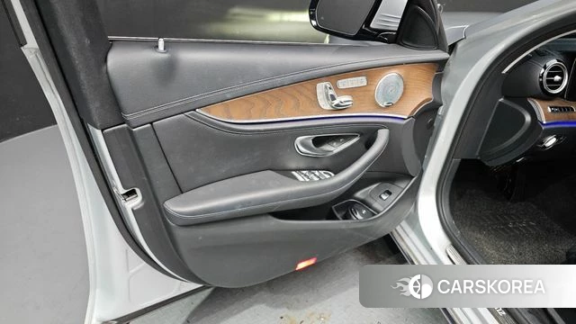 Mercedes-Benz E-Class W213 id 4384613 из Кореи 16