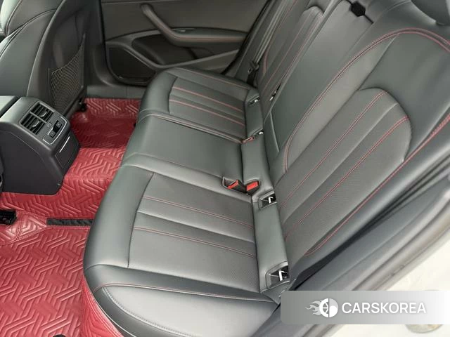 Audi A4L id 4261624 из Китая 16