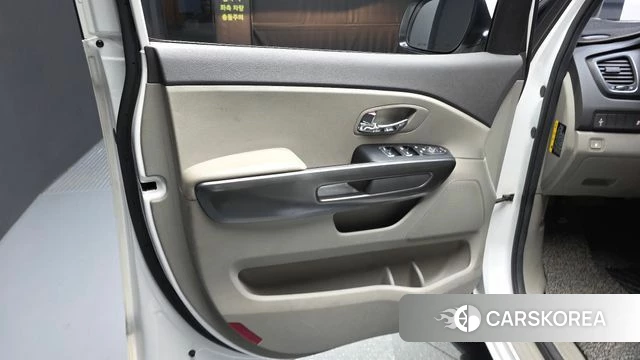 Kia All New Carnival id 4448174 из Кореи 16