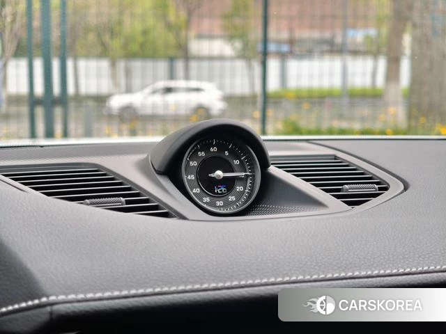 Porsche Panamera id 3957704 из Китая 16