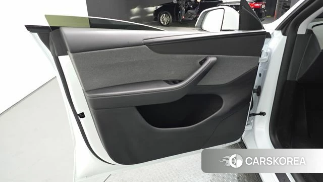 Tesla Model Y id 4602242 из Кореи 16