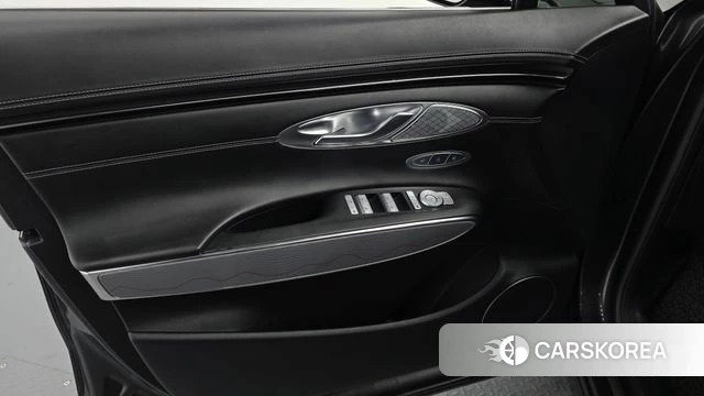 Genesis GV70 id 4283912 из Кореи 16