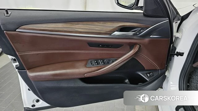 BMW 5 Series (G30) id 4536833 из Кореи 16