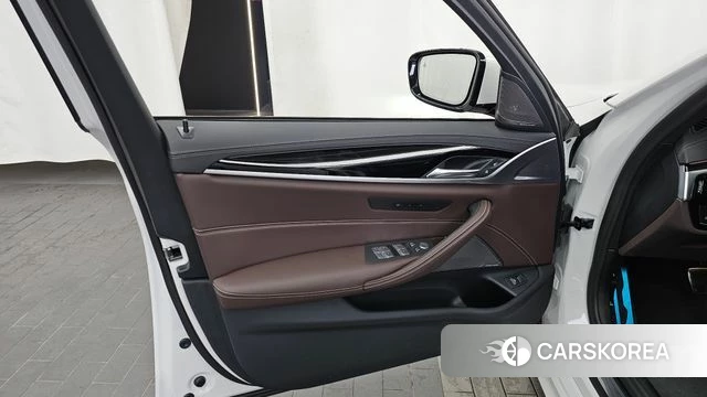 BMW 5 Series (G30) id 4560873 из Кореи 16