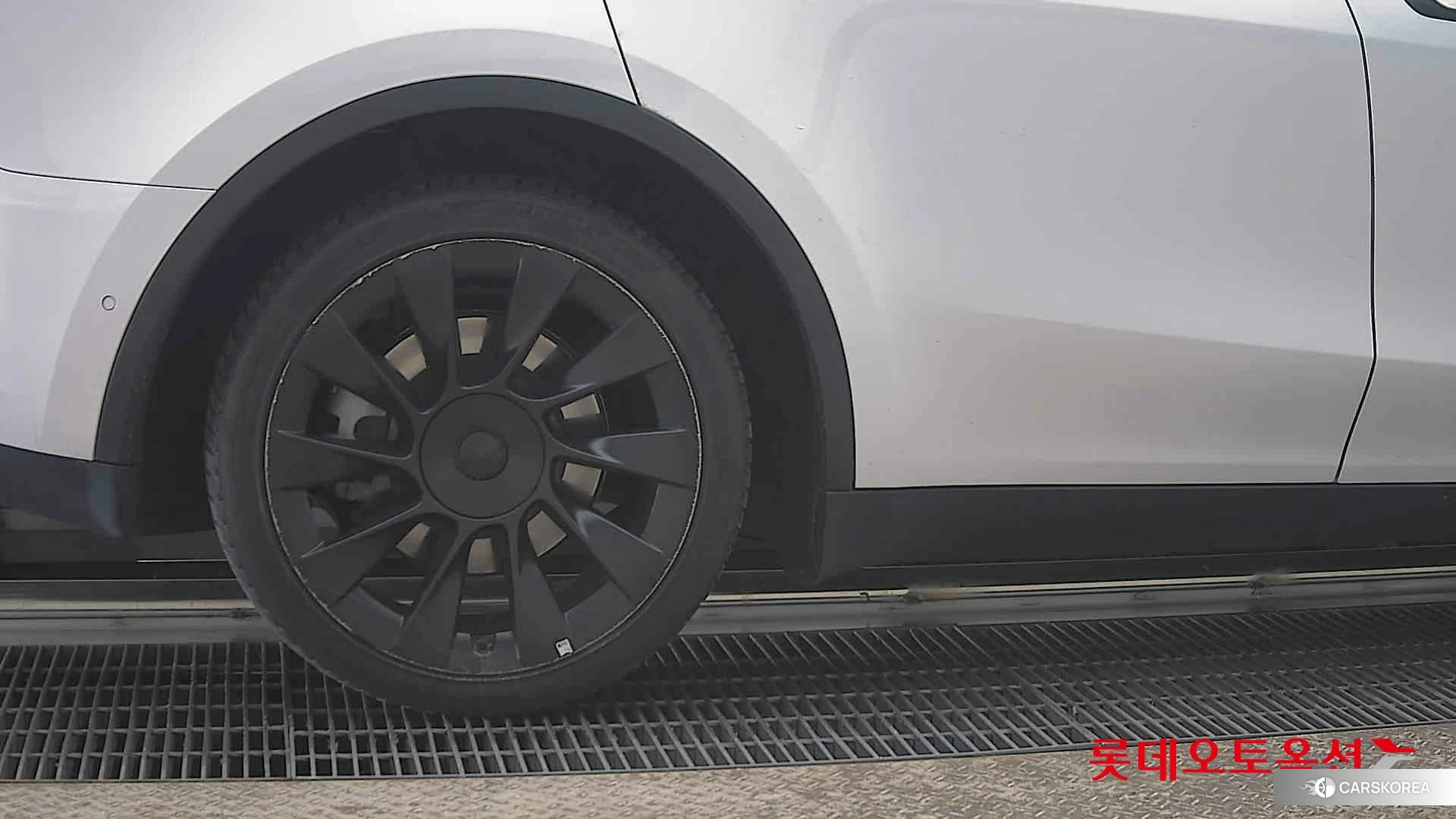 Tesla Model Y Long Range id 3882119 из Кореи 16