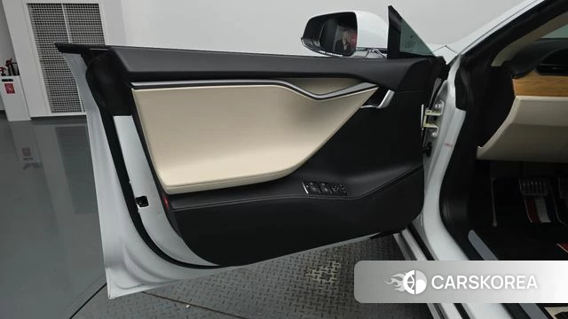 Tesla Model S id 4403255 из Кореи 16