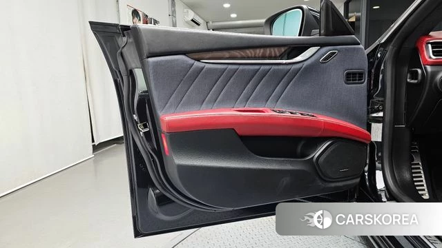 Maserati Ghibli id 4672387 из Кореи 16