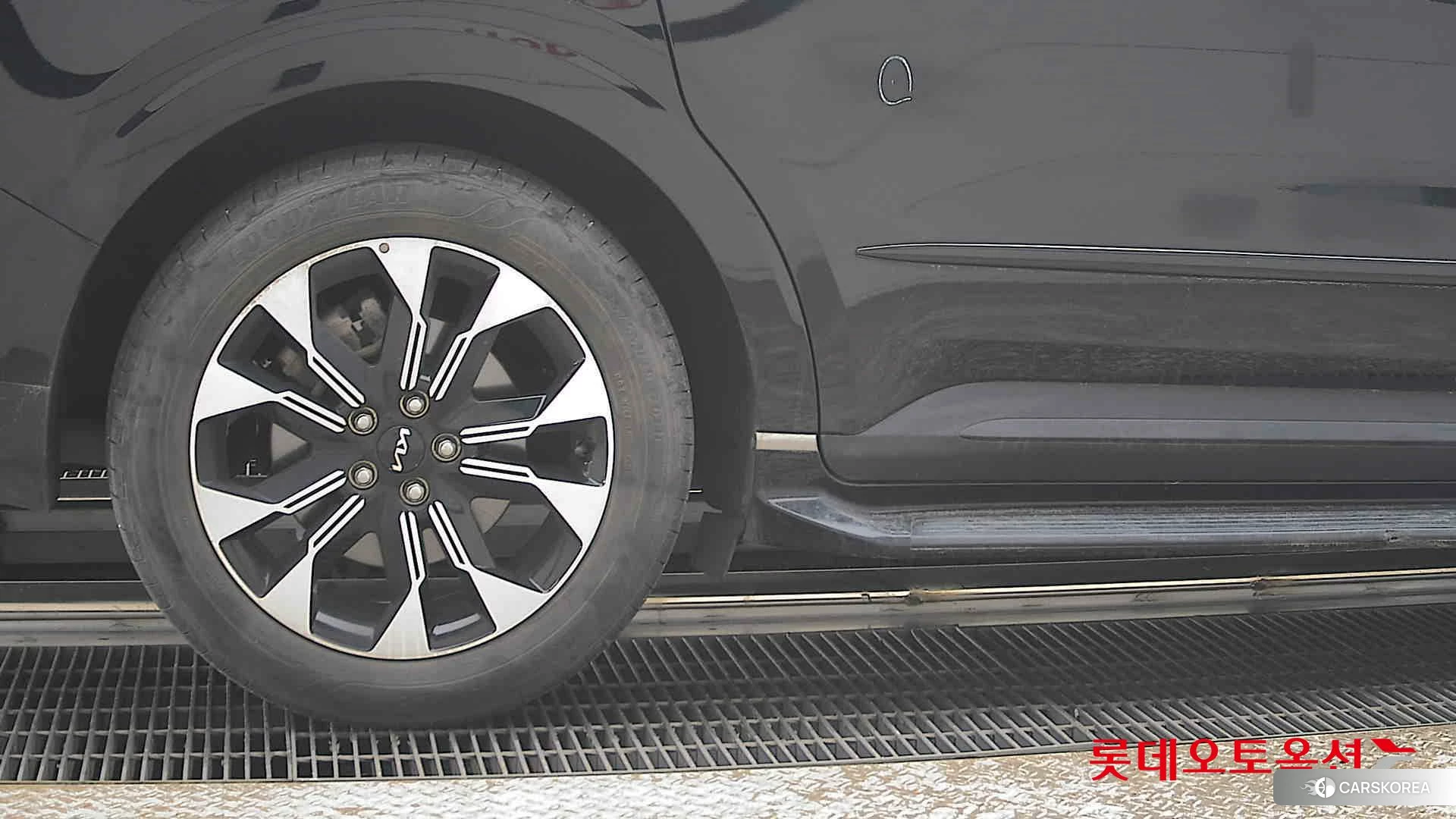 Kia Carnival id 3888397 из Кореи 16