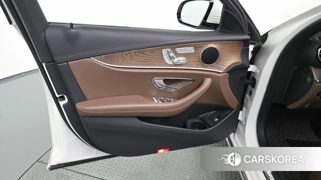 Mercedes-Benz E-Class W213 id 4745906 из Кореи 16