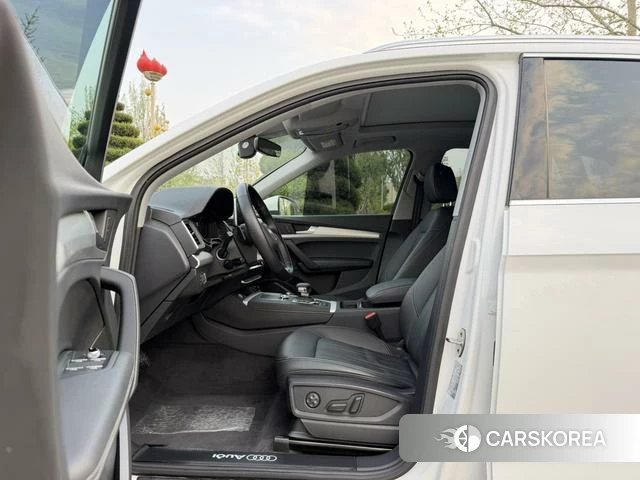 Audi Q5L id 4228470 из Китая 16
