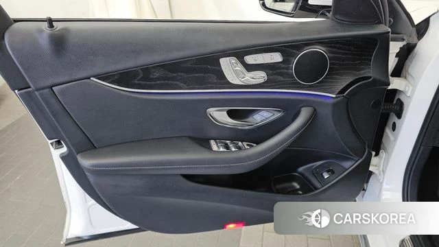 Mercedes-Benz E-Class W213 id 4496540 из Кореи 16
