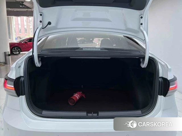 Volkswagen Lavida id 4290797 из Китая 16