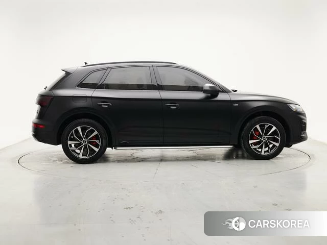 Audi Q5L id 4300066 из Китая 16