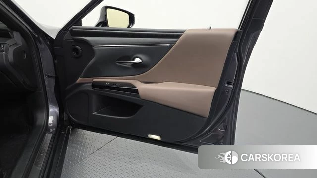 Lexus ES300h 7th generation id 4792383 из Кореи 16