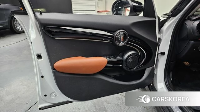 Mini Cooper S id 4302509 из Кореи 16