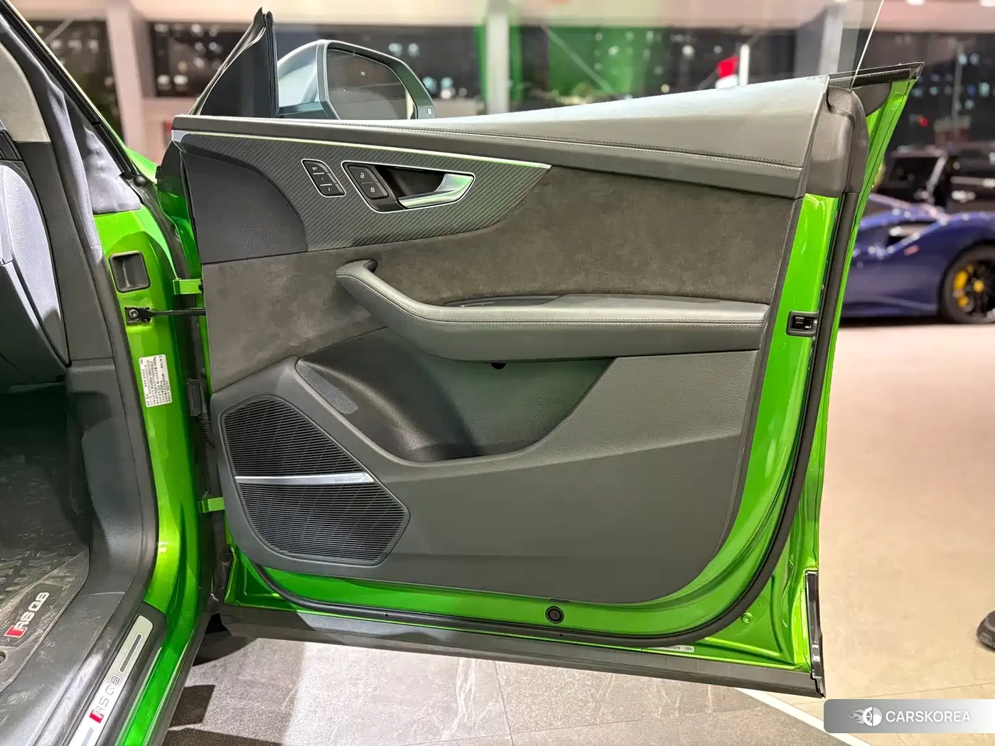 Audi RS Q8 id 4669291 из Китая 16